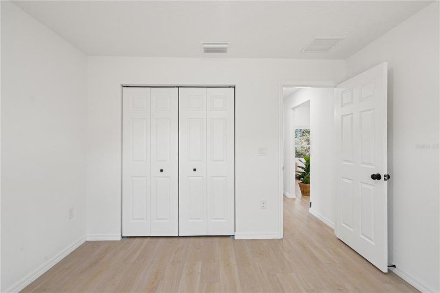 Spacious, unfurnished interior of a new home in , Citrus Springs (Image 20).