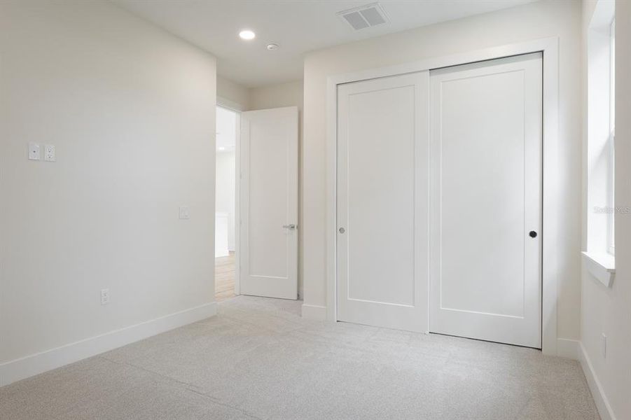Spacious, unfurnished interior of a new home in , Palm Harbor (Image 47).