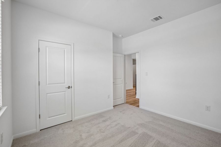 Spacious, unfurnished interior of a new home in Lisso, Pflugerville (Image 30).