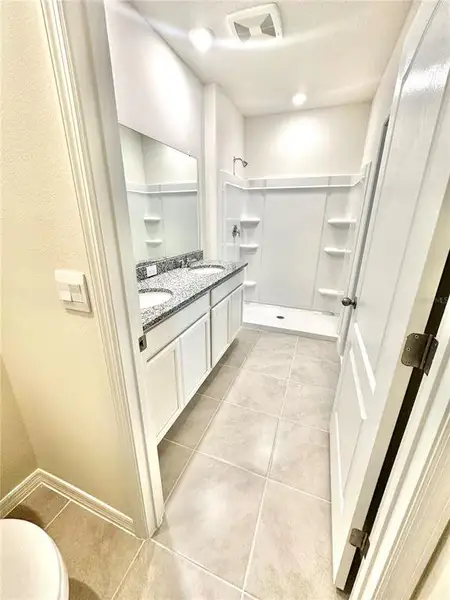 Furnished interior view inside a new home in , Kissimmee (Image 7).