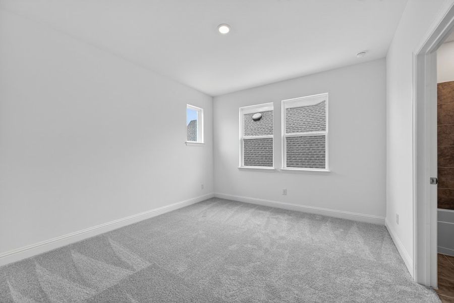Spacious, unfurnished interior of a new home in The Ridge at Northlake, Northlake (Image 23).
