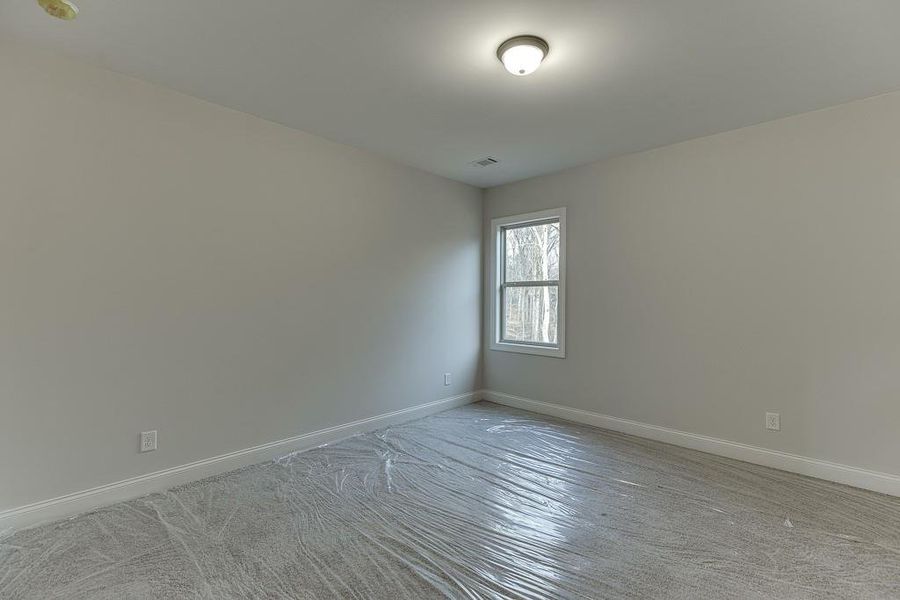 Spacious, unfurnished interior of a new home in , Jefferson (Image 27).