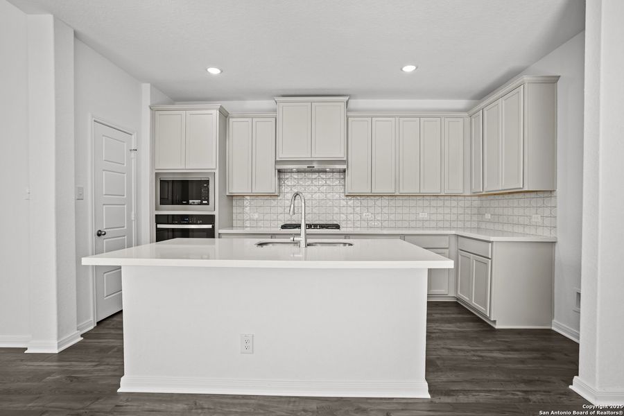 Furnished interior view inside a new home in Davis Ranch, San Antonio (Image 5). Furnished interior view inside a new home in Davis Ranch, San Antonio (Image 5).