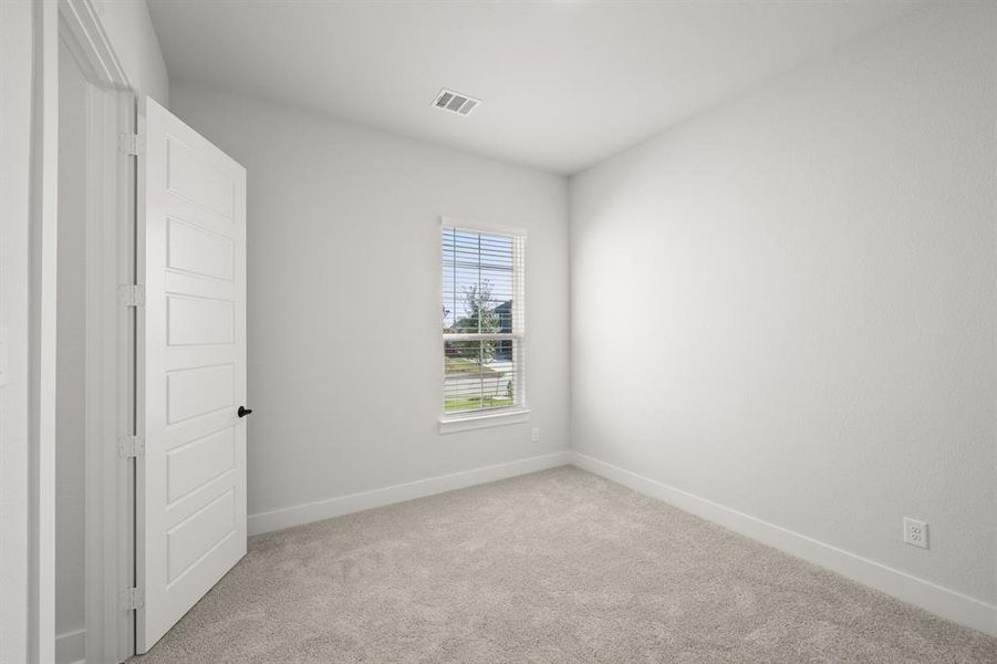 Spacious, unfurnished interior of a new home in Hayes Crossing - Phase 2, Midlothian (Image 16).