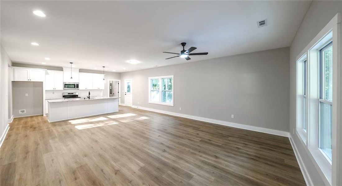 Spacious, unfurnished interior of a new home in , Bremen (Image 22).