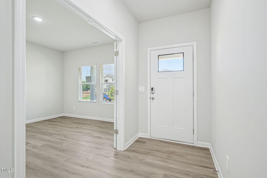 18-web-or-mls-Raleigh - Oak Manor - 721