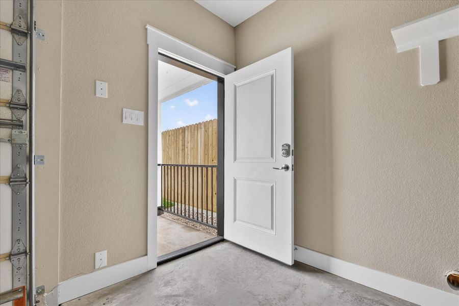 Spacious, unfurnished interior of a new home in , Houston (Image 28).