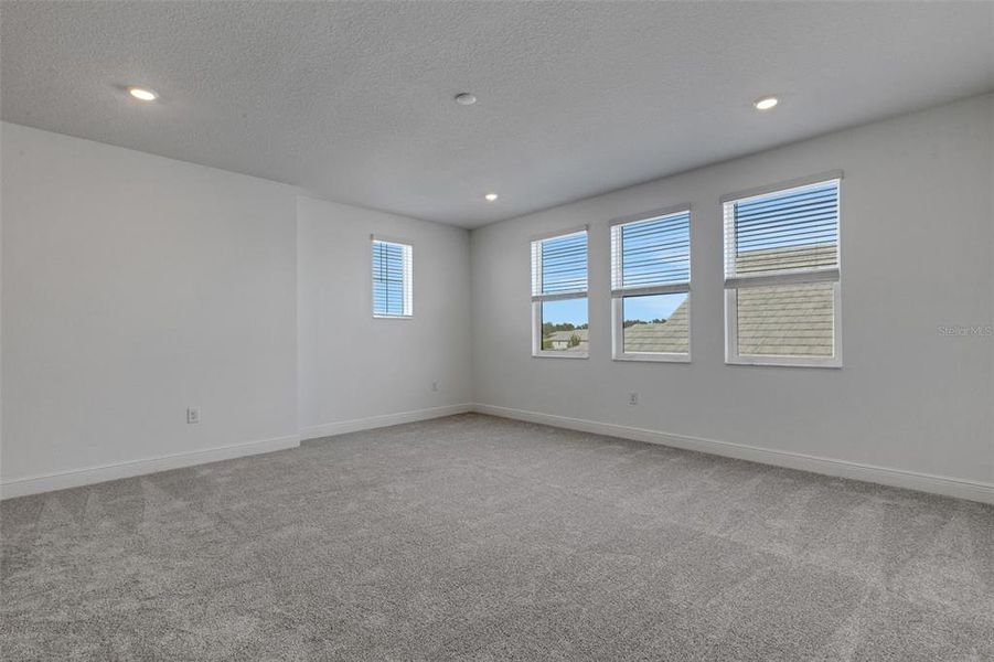 Spacious, unfurnished interior of a new home in Hawkstone, Sarasota (Image 56).