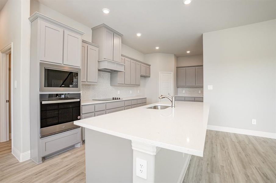 Furnished interior view inside a new home in , Waxahachie (Image 10).