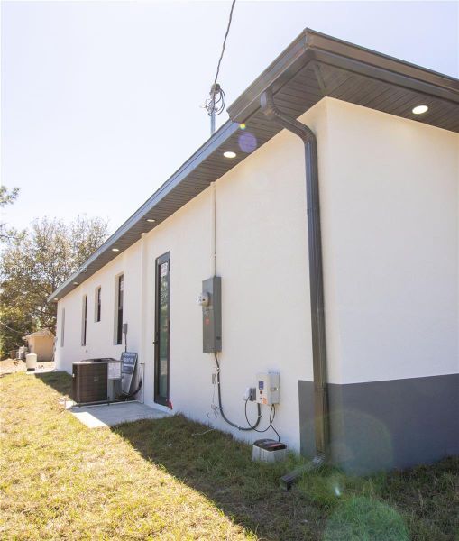 Exterior details and patio area of a home in , Lehigh Acres (Image 31).