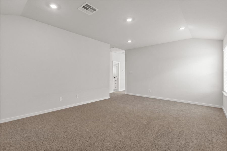 Spacious, unfurnished interior of a new home in Crosby Farms, Crosby (Image 15).