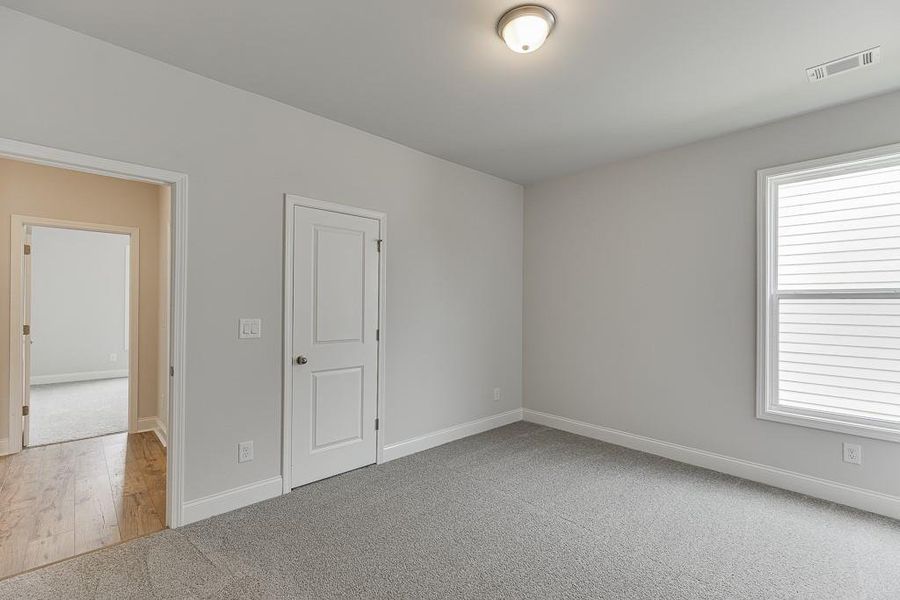 Spacious, unfurnished interior of a new home in , Jefferson (Image 42).