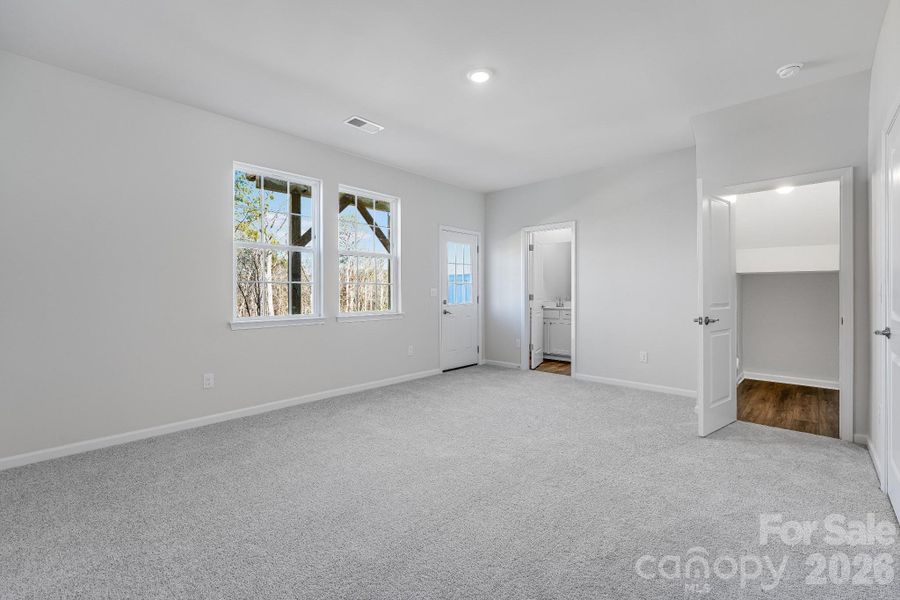 Spacious, unfurnished interior of a new home in Village of Waxhaw, Waxhaw (Image 18).