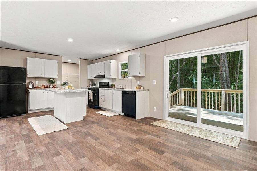 Furnished interior view inside a new home in , Jasper (Image 8).