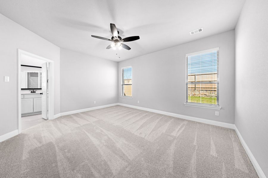 Spacious, unfurnished interior of a new home in Summerwood, Red Oak (Image 19).