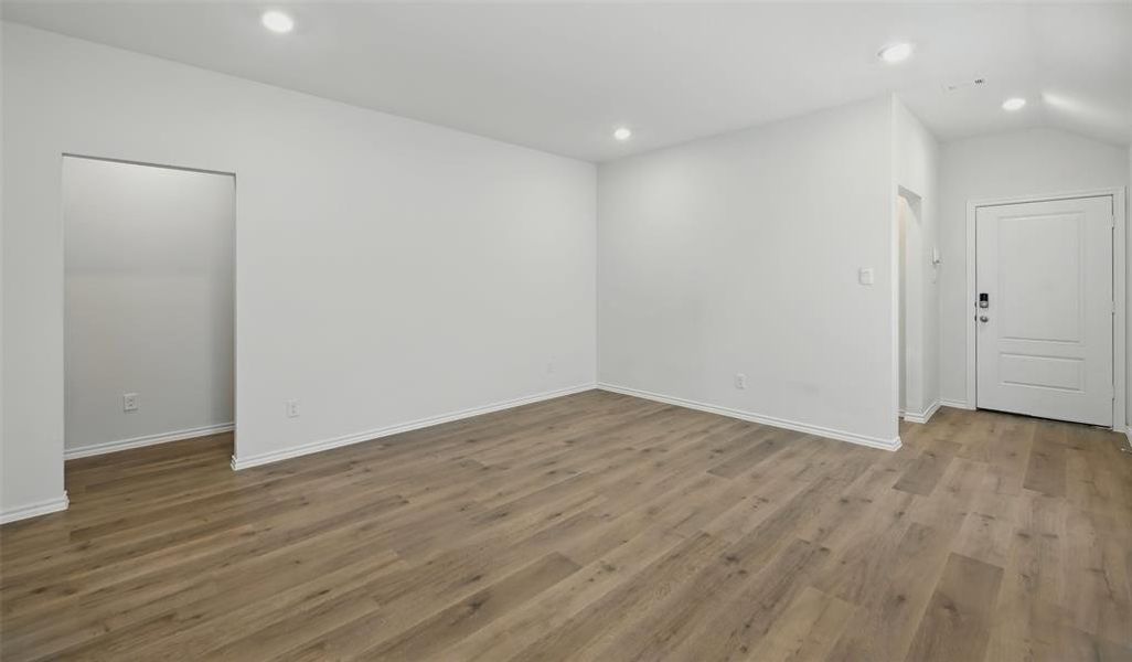 Spacious, unfurnished interior of a new home in , Lavon (Image 11).