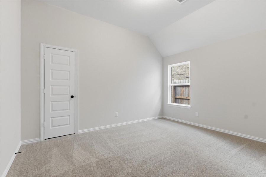 Spacious, unfurnished interior of a new home in Brookewater, Rosenberg (Image 27).