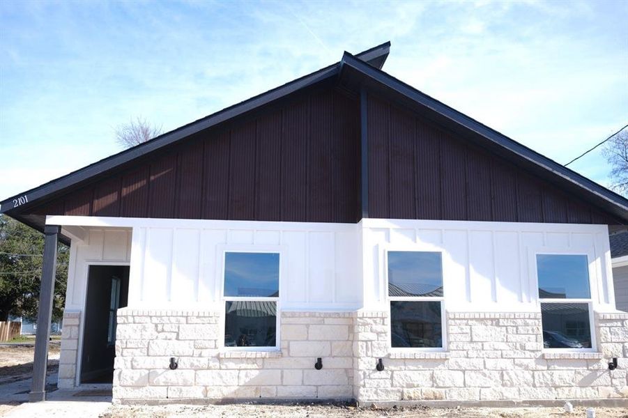 Image 12 of a home in . Image 12 of a home in .