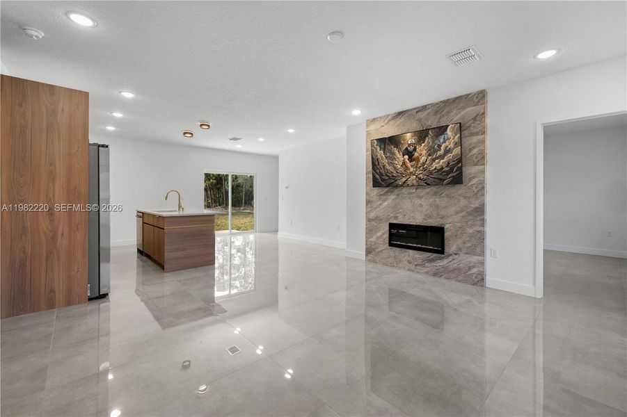 Image 43 of a home in .