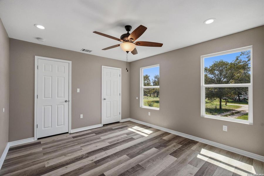 Spacious, unfurnished interior of a new home in , San Antonio (Image 33).