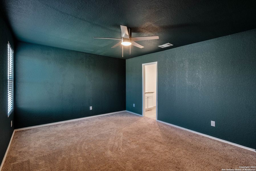 Spacious, unfurnished interior of a new home in , San Antonio (Image 19).