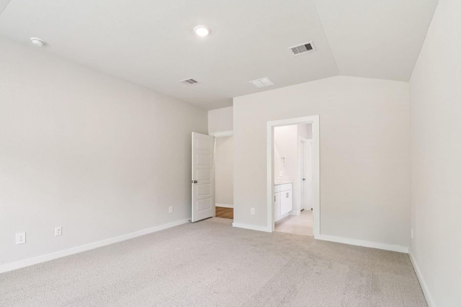 Spacious, unfurnished interior of a new home in Stewart's Ranch, Conroe (Image 20). Spacious, unfurnished interior of a new home in Stewart's Ranch, Conroe (Image 20).