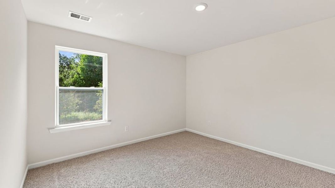 Spacious, unfurnished interior of a new home in Woodglen, Piedmont (Image 25).