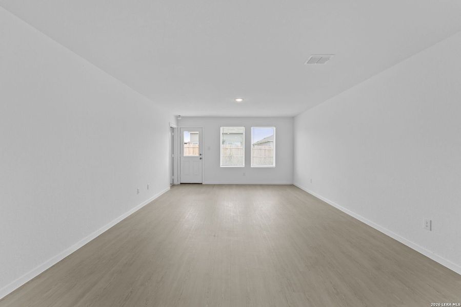 Spacious, unfurnished interior of a new home in Higdon Crossing, San Antonio (Image 17). Spacious, unfurnished interior of a new home in Higdon Crossing, San Antonio (Image 17).