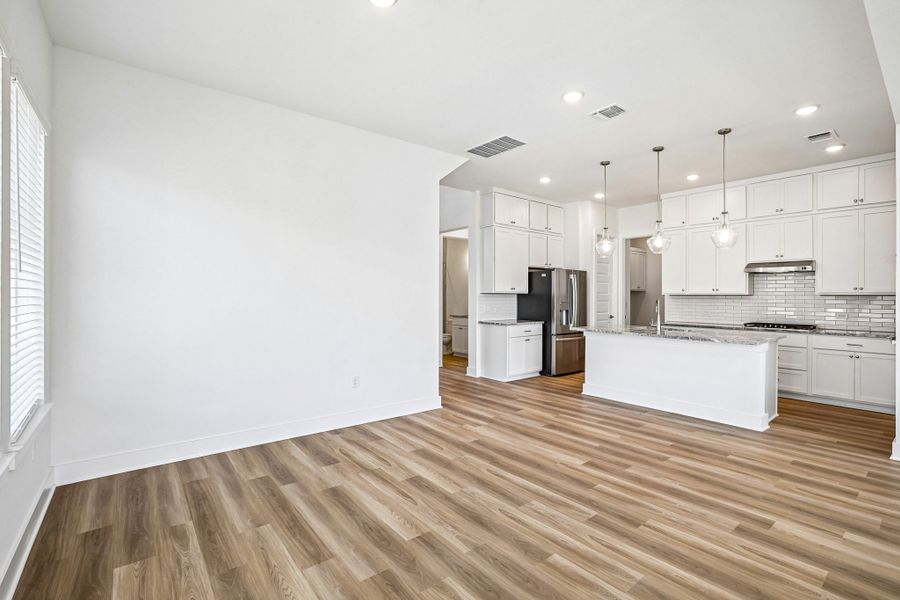 Spacious, unfurnished interior of a new home in Easton Park, Austin (Image 19). Spacious, unfurnished interior of a new home in Easton Park, Austin (Image 19).