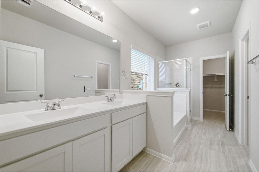 Furnished interior view inside a new home in Pearlbrook, Texas City (Image 26). Furnished interior view inside a new home in Pearlbrook, Texas City (Image 26).