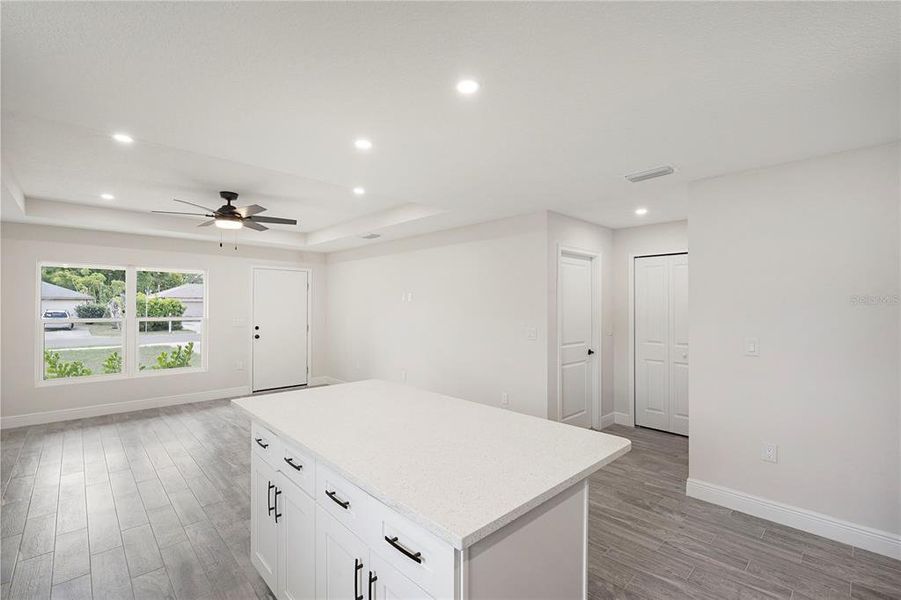 Spacious, unfurnished interior of a new home in , Palmetto (Image 18).