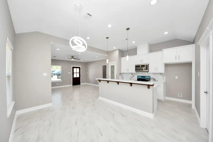 Furnished interior view inside a new home in , Baytown (Image 4).