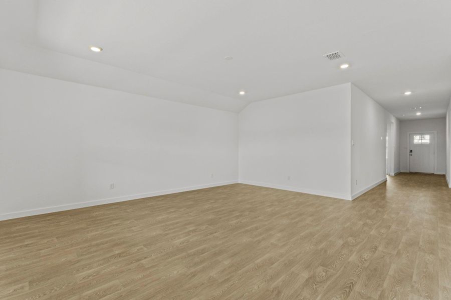 Spacious, unfurnished interior of a new home in Sonoma Oaks, Fredericksburg (Image 20). Spacious, unfurnished interior of a new home in Sonoma Oaks, Fredericksburg (Image 20).