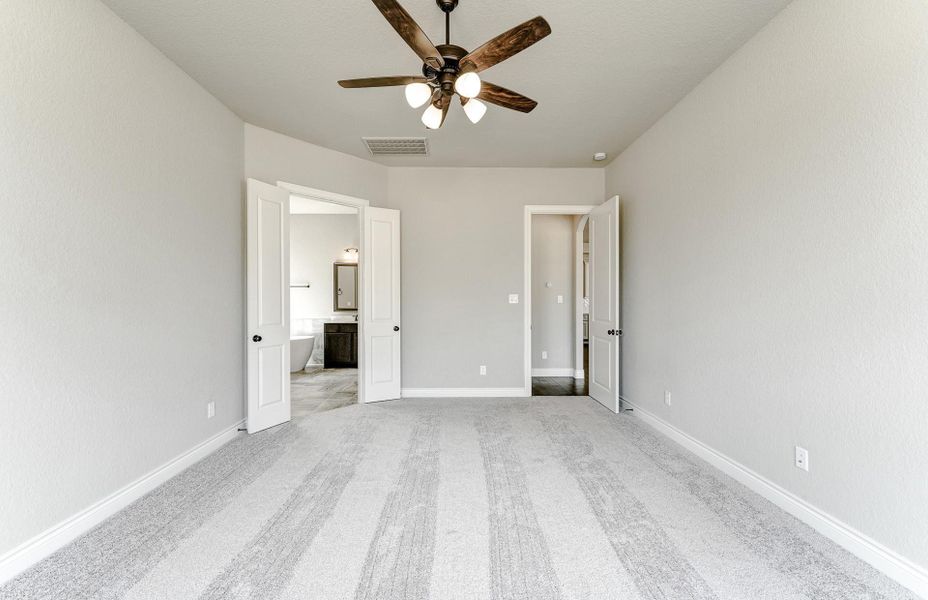 Spacious, unfurnished interior of a new home in Bridgeland 60′, Cypress (Image 32).