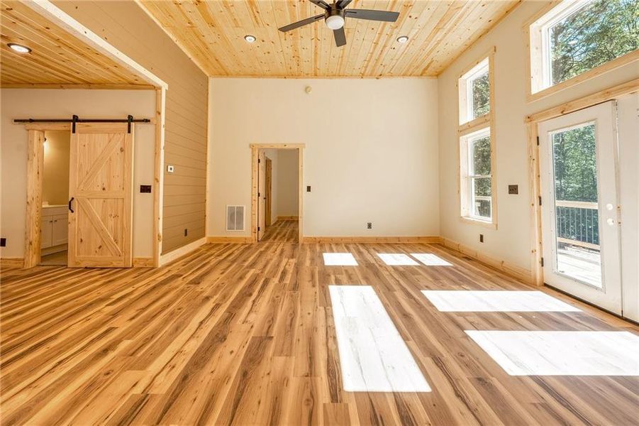 Spacious, unfurnished interior of a new home in , Ellijay (Image 12).