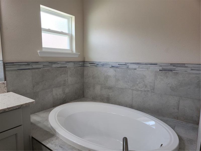 PRIMARY BATH PRIMARY BATH