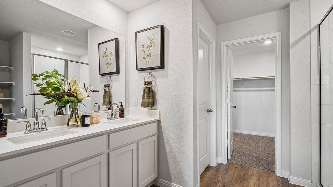 Furnished interior view inside a new home in Thunder Rock, Marble Falls (Image 35).