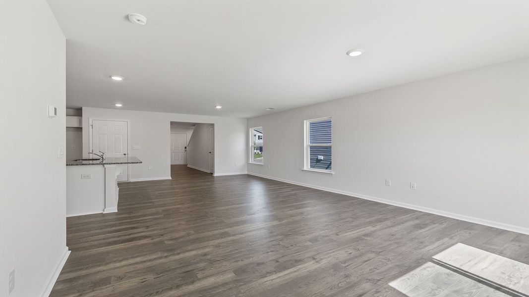 Spacious, unfurnished interior of a new home in Seneca Falls, Seneca (Image 16).