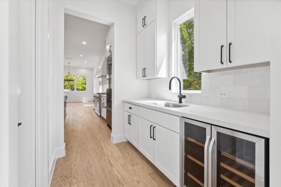 Furnished interior view inside a new home in , Bellaire (Image 23).