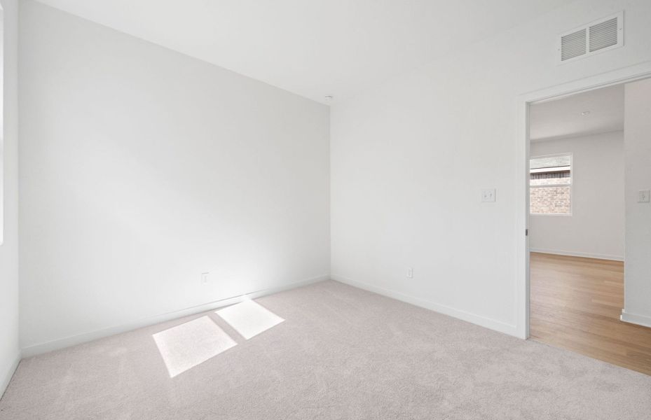 Spacious, unfurnished interior of a new home in Larson Crossing, Elgin (Image 10). Spacious, unfurnished interior of a new home in Larson Crossing, Elgin (Image 10).