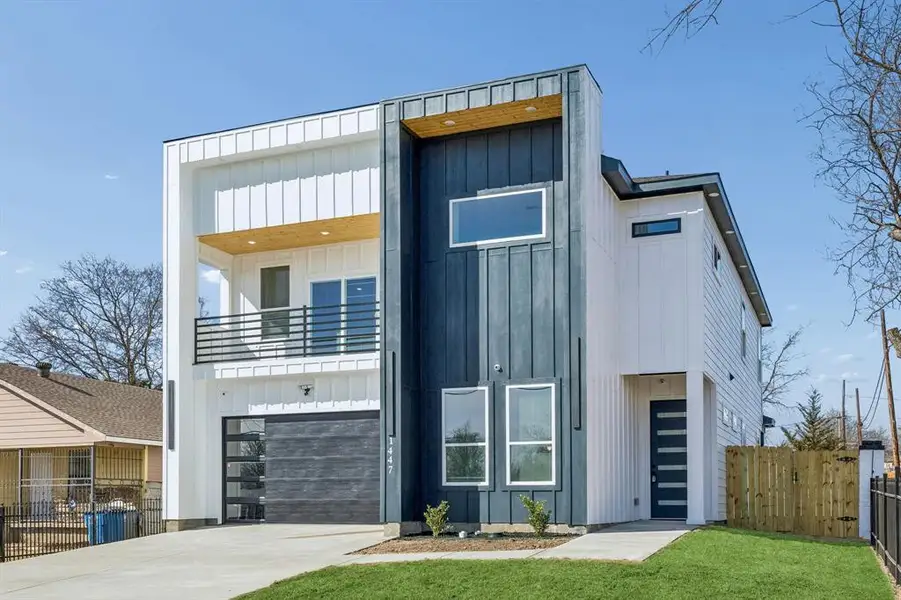 Front exterior of a new home in , Dallas, TX, highlighting curb appeal (Image 2). Front exterior of a new home in , Dallas, TX, highlighting curb appeal (Image 2).