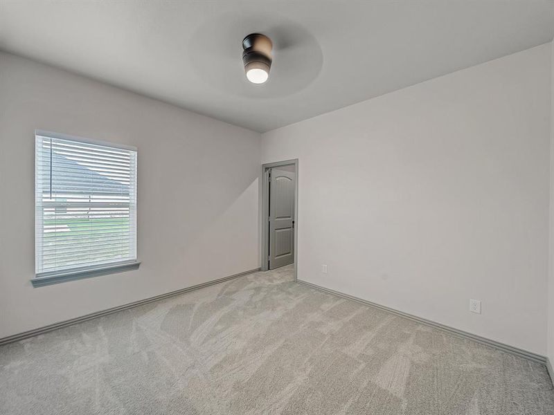 Spacious, unfurnished interior of a new home in , Celeste (Image 12).