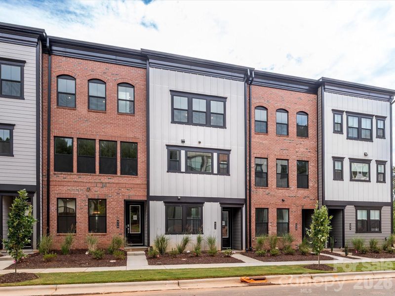 3 Story Home in the Heart of Waxhaw