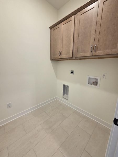 Spacious, unfurnished interior of a new home in Twin Oaks, Oakland (Image 18).