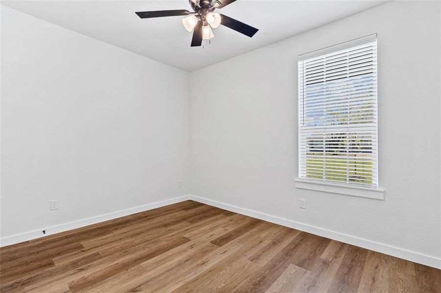 Spacious, unfurnished interior of a new home in , Celeste (Image 23).