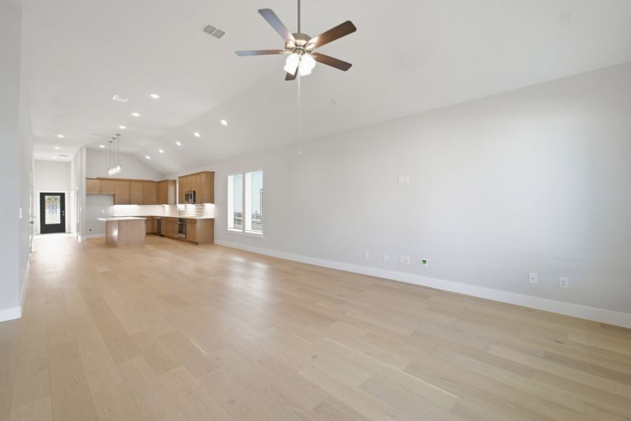 Spacious, unfurnished interior of a new home in Sanctuary, Salado (Image 24).