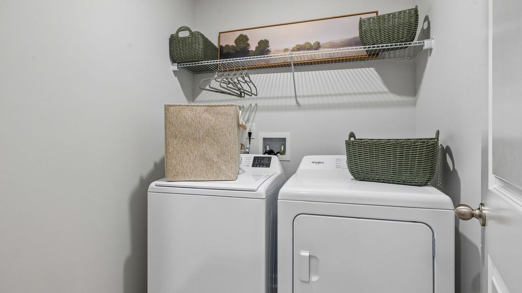 Representative interior finishes for a home built from the Aria by D.R. Horton in CDJ Farms, Portland (Image 21).