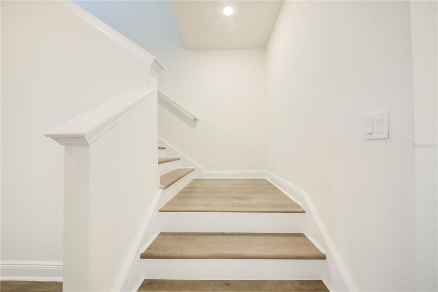 Spacious, unfurnished interior of a new home in Bungalow Walk at Lakewood Ranch, Sarasota (Image 45).