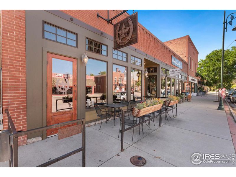 Many local breweries, restaurants and boutiques along Mountain Ave.