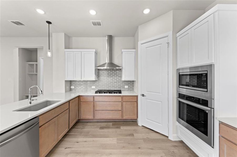 Furnished interior in a model home at The Highlands in Rockwall (Image 42). Furnished interior in a model home at The Highlands in Rockwall (Image 42).